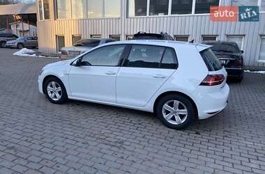 Хетчбек Volkswagen e-Golf 2015 в Чернівцях