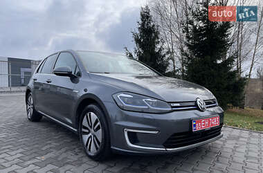 Хетчбек Volkswagen e-Golf 2017 в 