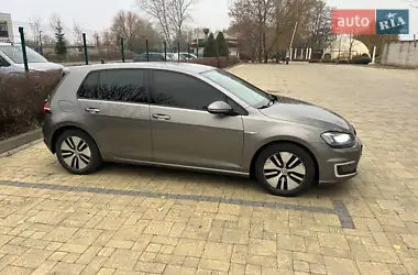 Volkswagen e-Golf 2015