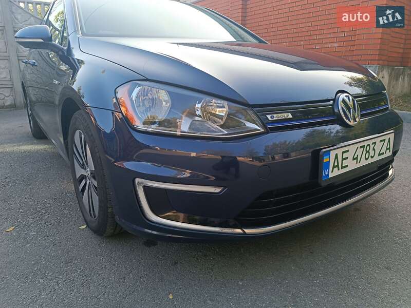 Хетчбек Volkswagen e-Golf 2016 в Дніпрі