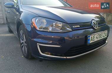 Хетчбек Volkswagen e-Golf 2016 в 