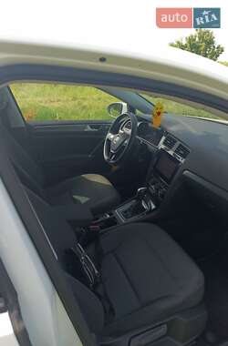 Хэтчбек Volkswagen e-Golf 2020 в 