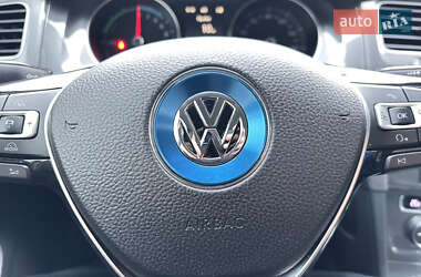 Хэтчбек Volkswagen e-Golf 2015 в 