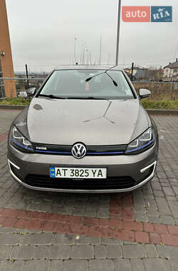 Хетчбек Volkswagen e-Golf 2015 в 