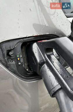 Хетчбек Volkswagen e-Golf 2015 в 