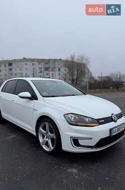 Хэтчбек Volkswagen e-Golf 2014 в Вознесенске