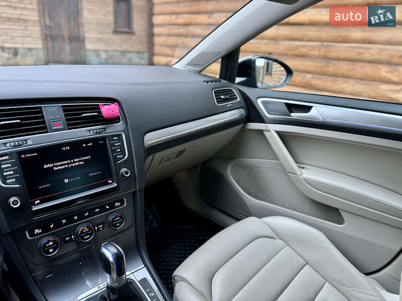 Хетчбек Volkswagen e-Golf 2015 в Кам'янець-Подільському