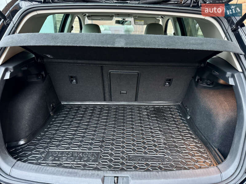 Хетчбек Volkswagen e-Golf 2015 в Кам'янець-Подільському