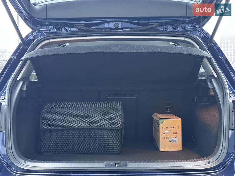 Хетчбек Volkswagen e-Golf 2019 в Києві