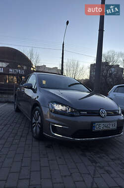 Хетчбек Volkswagen e-Golf 2015 в Чернівцях