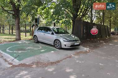 Хетчбек Volkswagen e-Golf 2014 в Києві