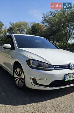 Хетчбек Volkswagen e-Golf 2017 в Корсунь-Шевченківському