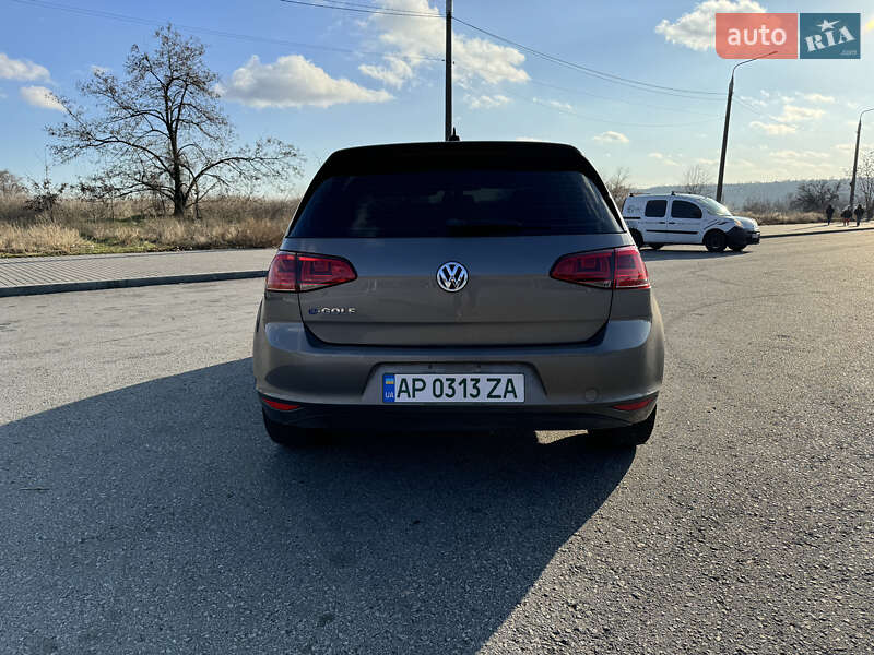 Хетчбек Volkswagen e-Golf 2016 в Запоріжжі