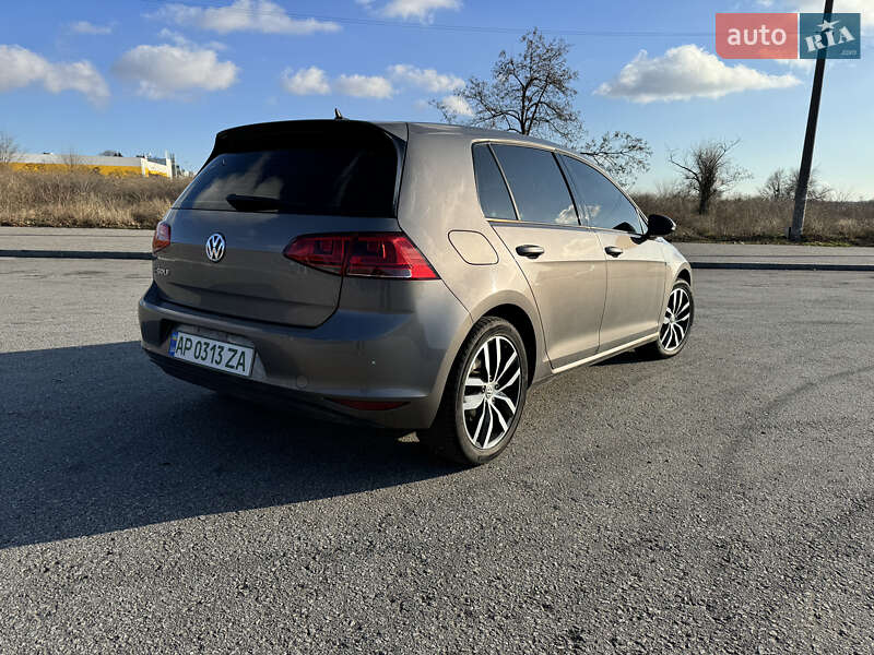 Хетчбек Volkswagen e-Golf 2016 в Запоріжжі