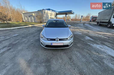 Хетчбек Volkswagen e-Golf 2016 в Рівному