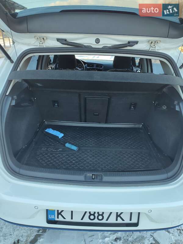 Хэтчбек Volkswagen e-Golf 2018 в Ивано-Франковске