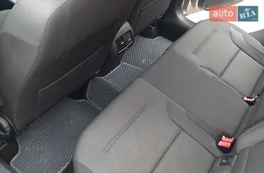 Хетчбек Volkswagen e-Golf 2018 в 