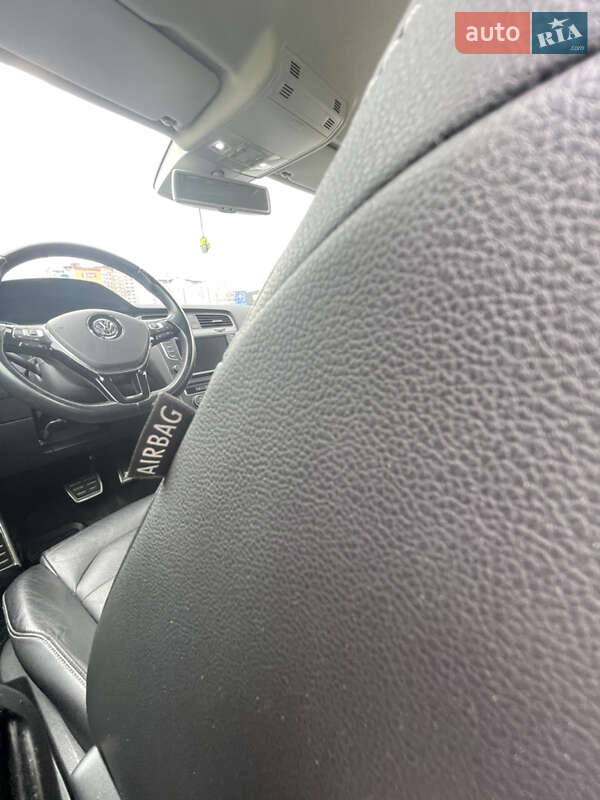 Хетчбек Volkswagen e-Golf 2016 в Києві