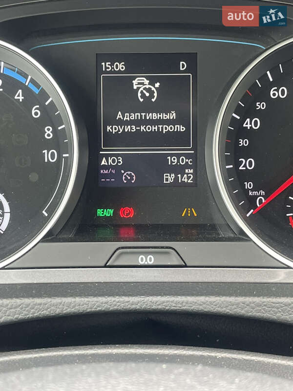 Хетчбек Volkswagen e-Golf 2016 в Києві