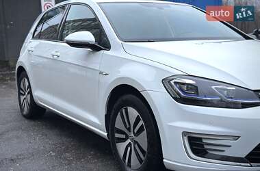 Хэтчбек Volkswagen e-Golf 2019 в 