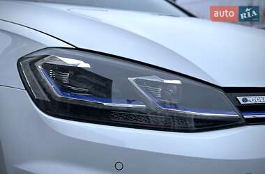 Хэтчбек Volkswagen e-Golf 2019 в 