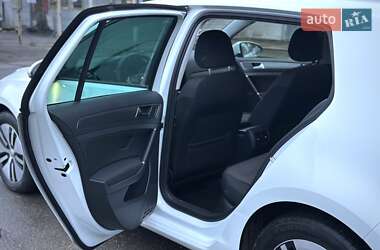 Хэтчбек Volkswagen e-Golf 2019 в 