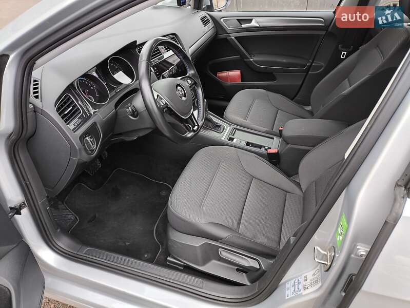 Хэтчбек Volkswagen e-Golf 2019 в Житомире