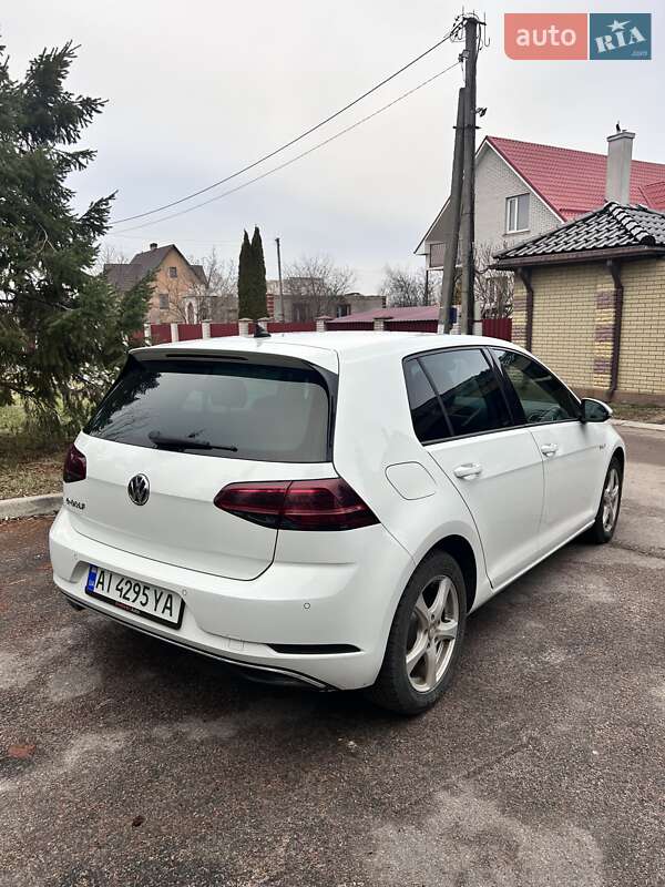 Хетчбек Volkswagen e-Golf 2017 в Києві