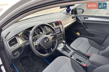 Хэтчбек Volkswagen e-Golf 2014 в 