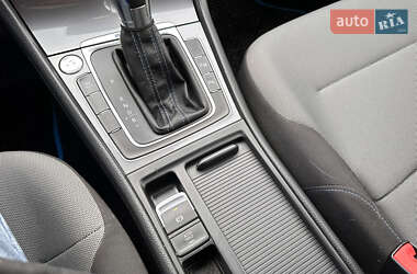 Хэтчбек Volkswagen e-Golf 2014 в 