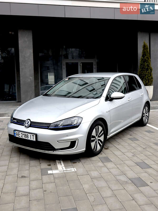 Хетчбек Volkswagen e-Golf 2016 в Дніпрі