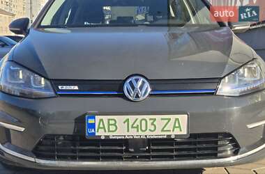 Хэтчбек Volkswagen e-Golf 2015 в 