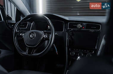 Хэтчбек Volkswagen e-Golf 2020 в 