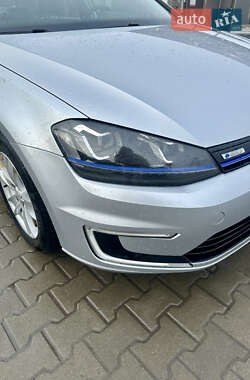 Хэтчбек Volkswagen e-Golf 2015 в Львове