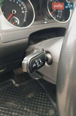 Хетчбек Volkswagen e-Golf 2015 в 
