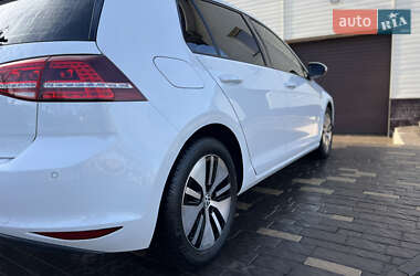 Хэтчбек Volkswagen e-Golf 2015 в Ивано-Франковске