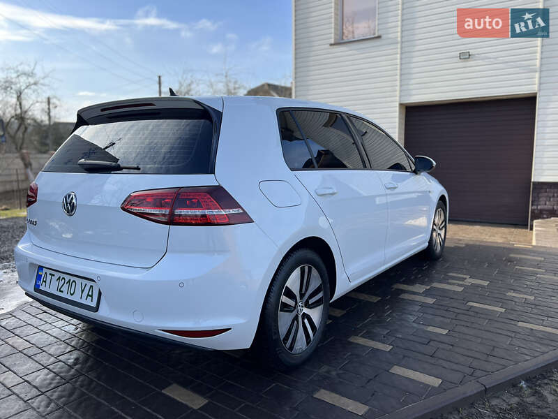 Хэтчбек Volkswagen e-Golf 2015 в Ивано-Франковске