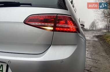 Хетчбек Volkswagen e-Golf 2015 в Летичіві