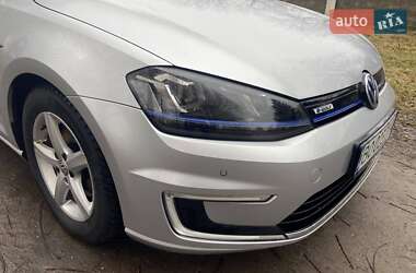 Хетчбек Volkswagen e-Golf 2015 в Летичіві