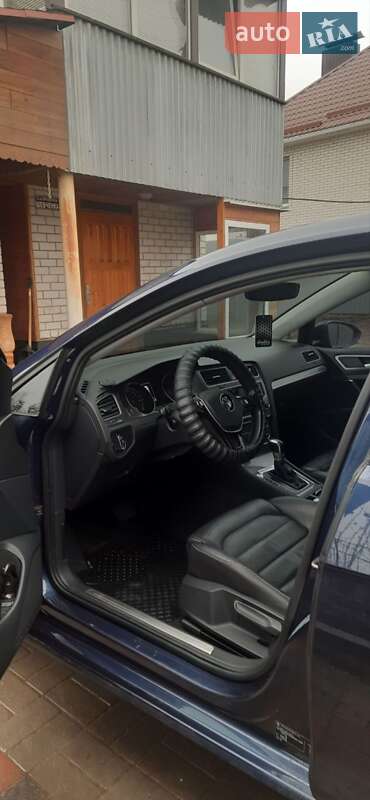 Хетчбек Volkswagen e-Golf 2016 в Житомирі