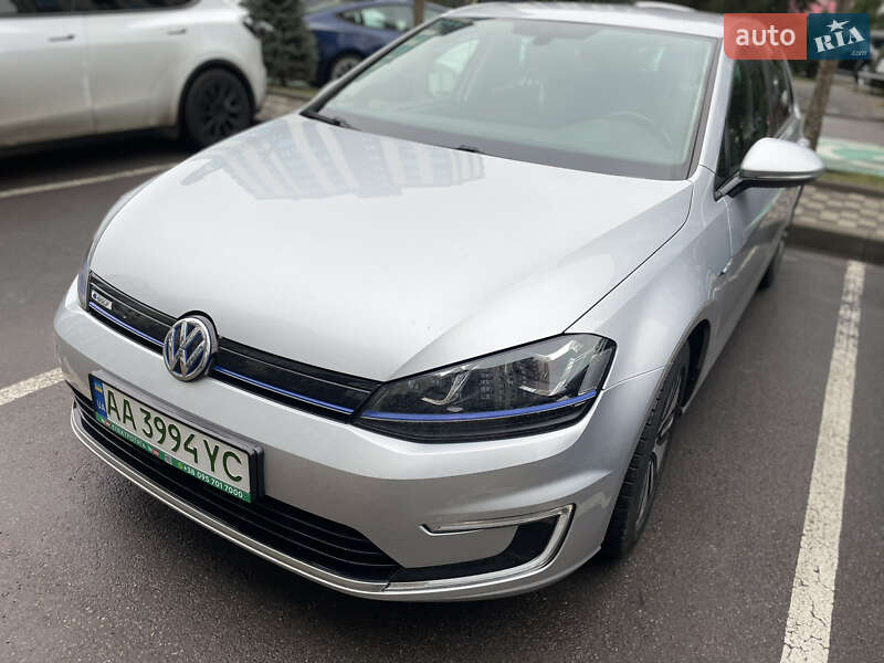 Хэтчбек Volkswagen e-Golf 2014 в Киеве