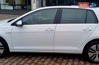 Хэтчбек Volkswagen e-Golf 2019 в 