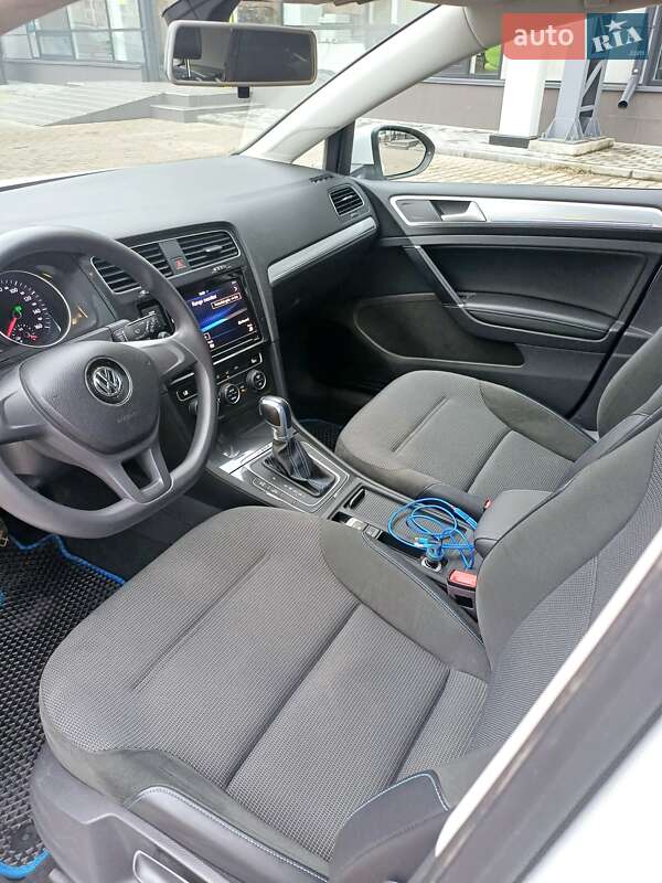 Хетчбек Volkswagen e-Golf 2019 в Сумах
