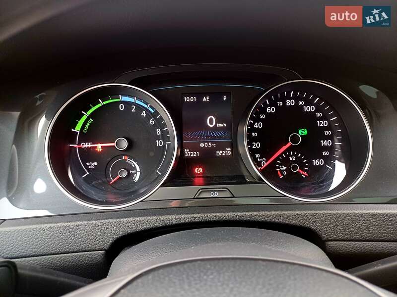 Хетчбек Volkswagen e-Golf 2019 в Сумах