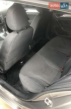 Хэтчбек Volkswagen e-Golf 2015 в 
