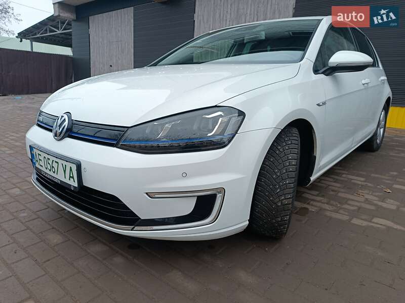 Хэтчбек Volkswagen e-Golf 2015 в Кривом Роге