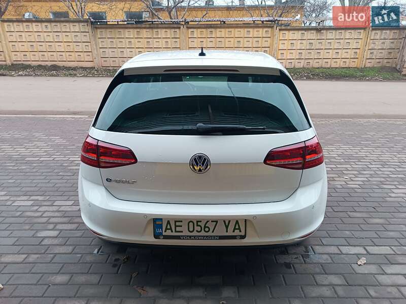 Хэтчбек Volkswagen e-Golf 2015 в Кривом Роге