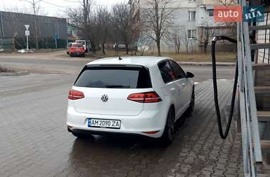Хэтчбек Volkswagen e-Golf 2014 в 