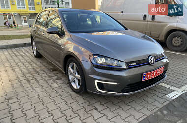 Хетчбек Volkswagen e-Golf 2015 в Чернівцях