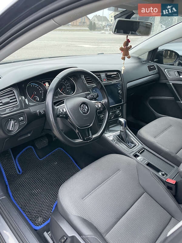 Хетчбек Volkswagen e-Golf 2017 в Львові